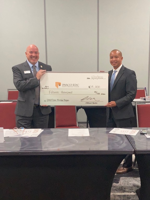 photo for Wells Fargo Donates $15,000 to Support Small Businesses in Pasco County article. Click to read more.